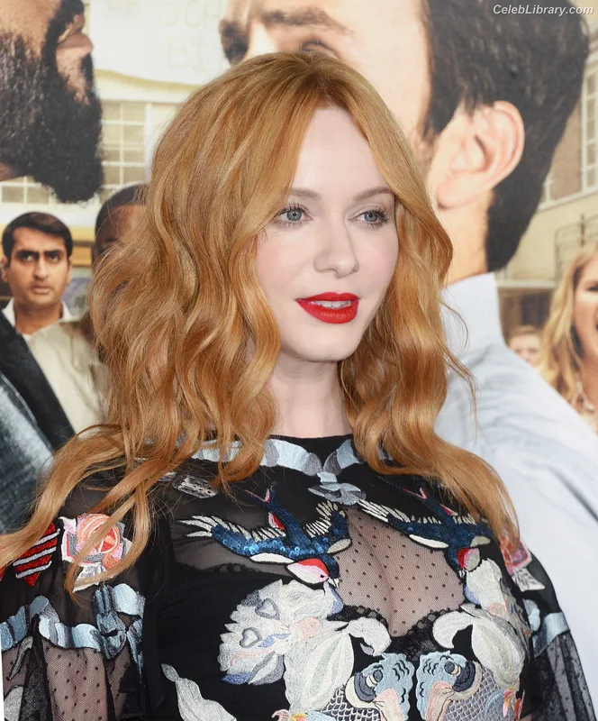 Christina Hendricks photo 7 of 2758