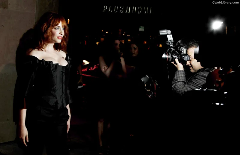 Christina Hendricks photo 9 of 2758