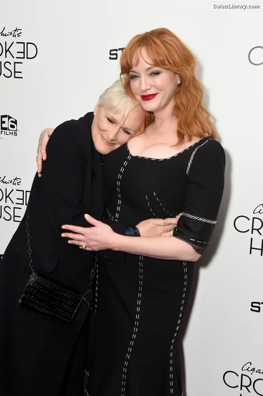Christina Hendricks photo 22 of 2758