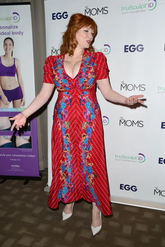 Christina Hendricks photo 23 of 2758