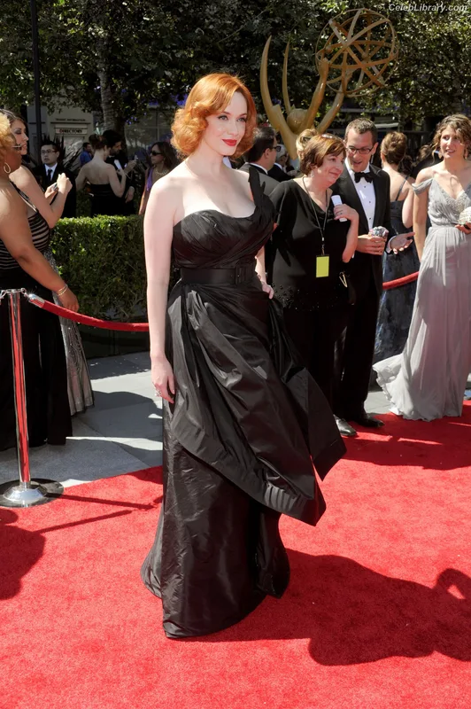 Christina Hendricks photo 16 of 2758