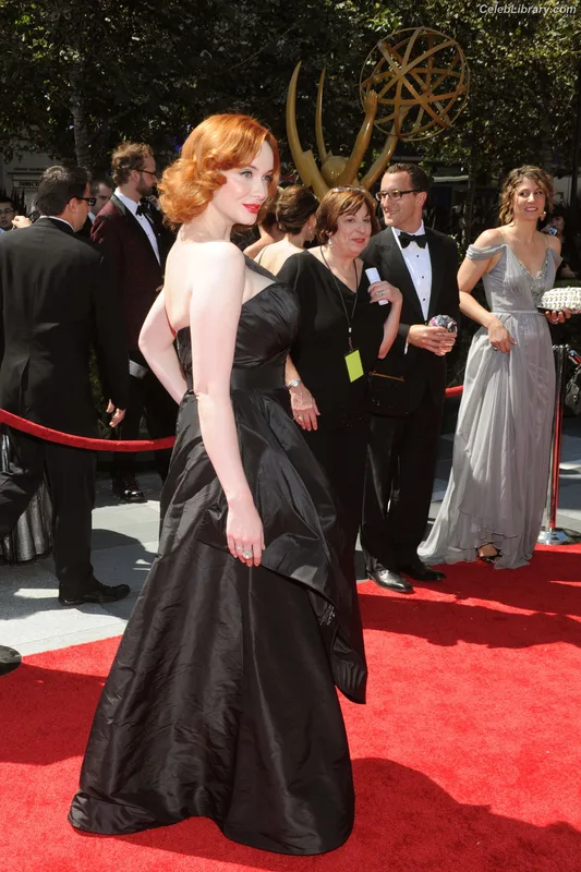 Christina Hendricks photo 19 of 2758