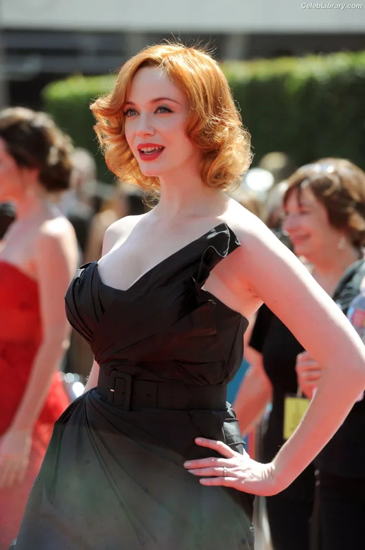 Christina Hendricks photo 1 of 2758