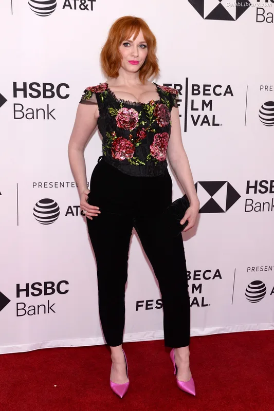 Christina Hendricks photo 16 of 2758