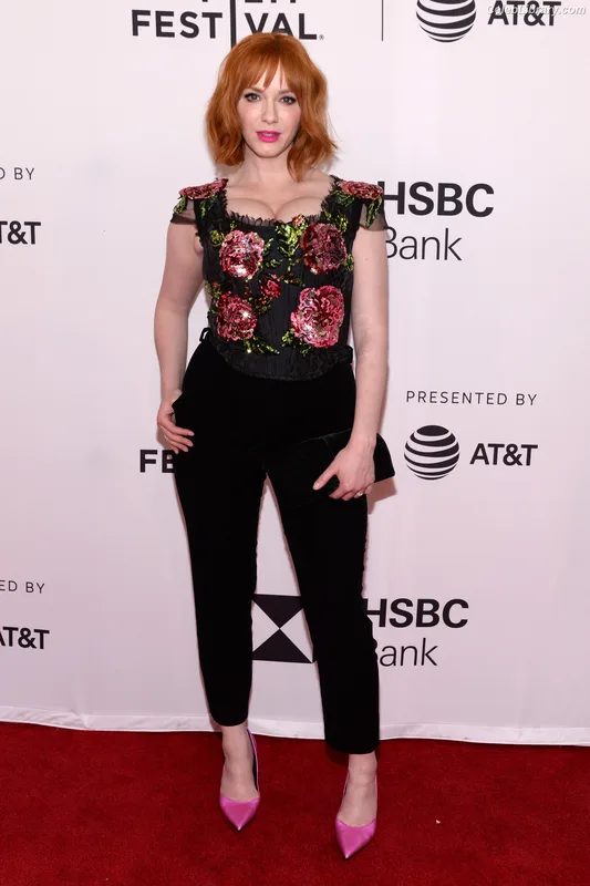 Christina Hendricks photo 18 of 2758