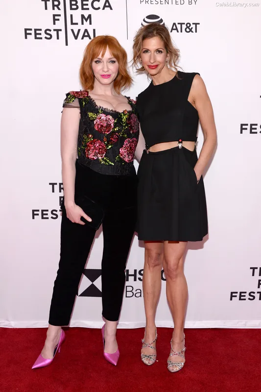 Christina Hendricks photo 5 of 2758