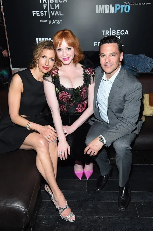 Christina Hendricks photo 19 of 2758