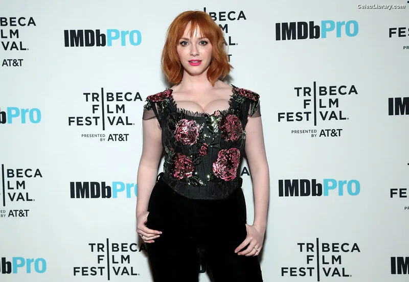 Christina Hendricks photo 11 of 2758