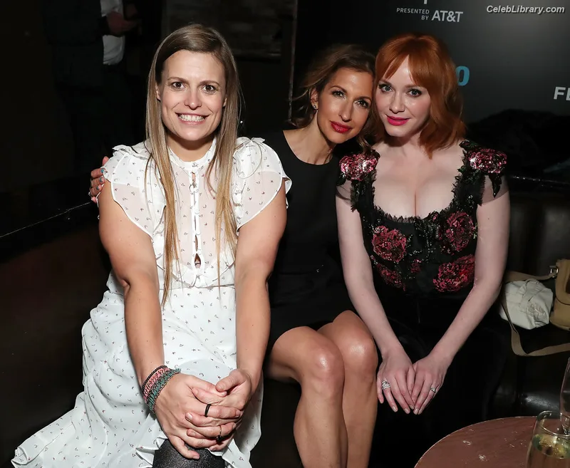 Christina Hendricks photo 12 of 2758