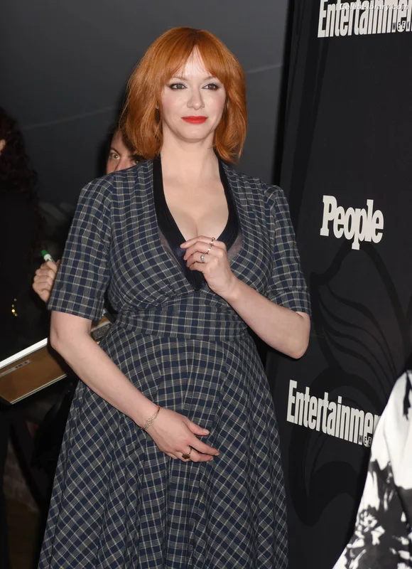 Christina Hendricks photo 1 of 2758