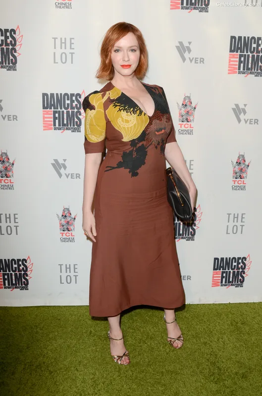 Christina Hendricks photo 9 of 2758