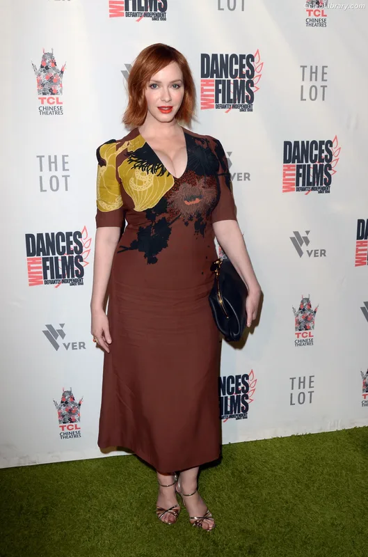 Christina Hendricks photo 17 of 2758