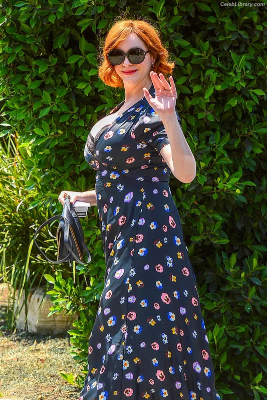 Christina Hendricks photo 5 of 2758