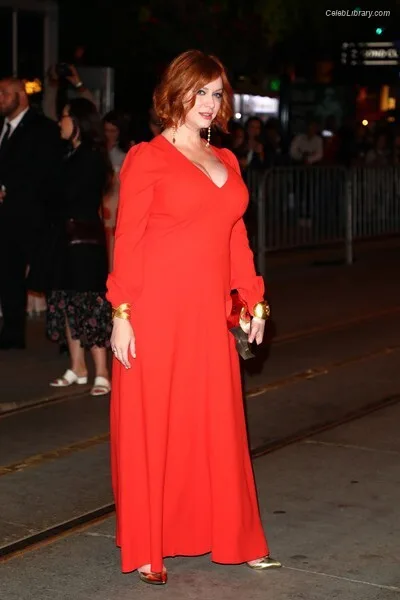 Christina Hendricks photo 17 of 2758