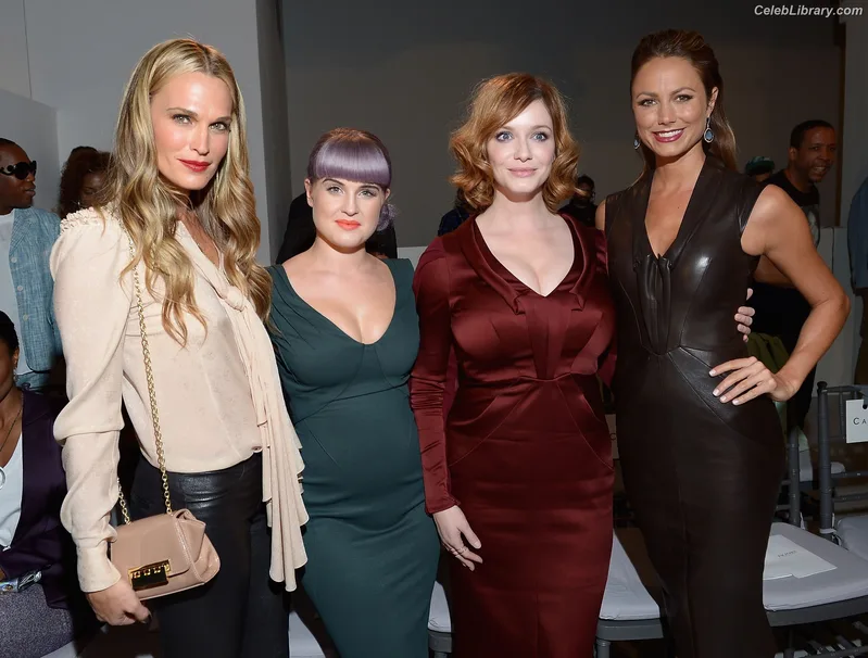 Christina Hendricks photo 19 of 2758