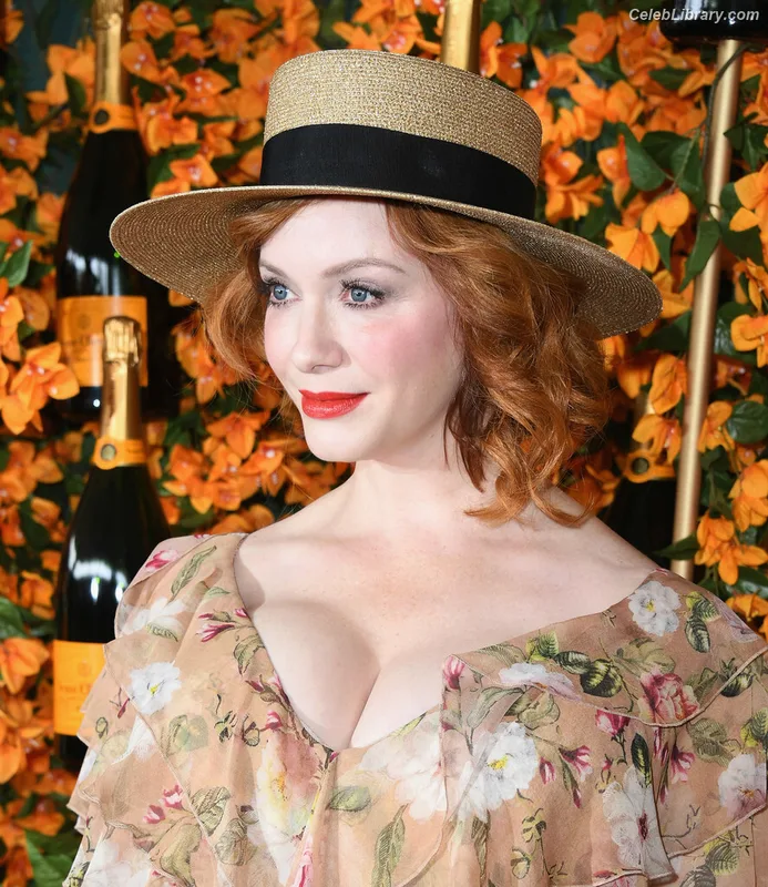 Christina Hendricks photo 21 of 2758
