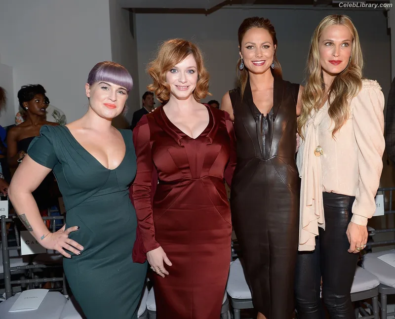 Christina Hendricks photo 24 of 2758