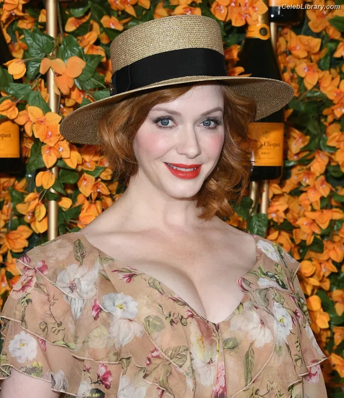 Christina Hendricks photo 7 of 2758