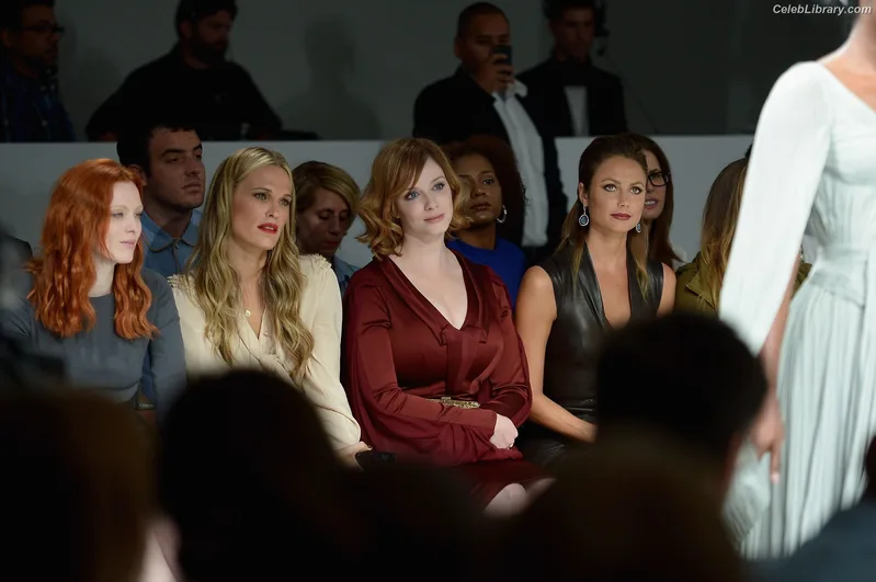 Christina Hendricks photo 13 of 2758