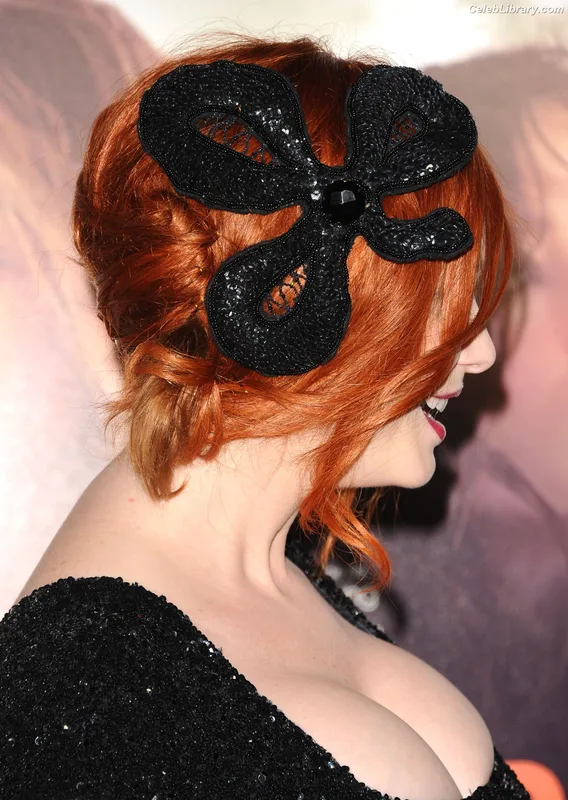 Christina Hendricks photo 1 of 2758