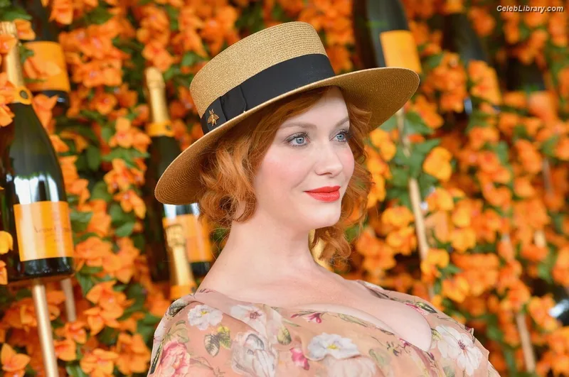 Christina Hendricks photo 6 of 2758