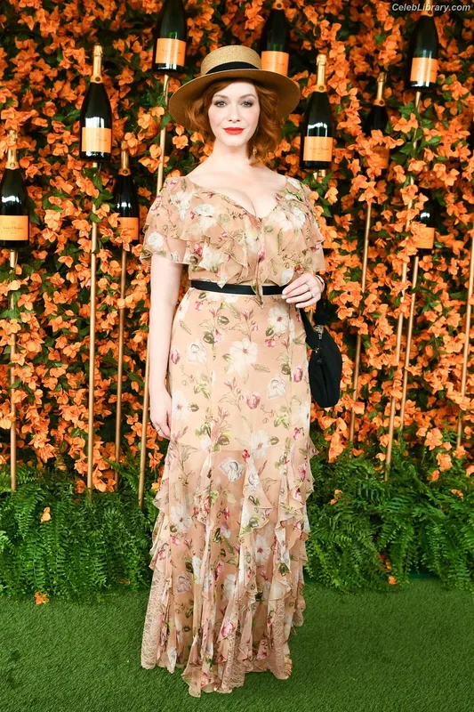 Christina Hendricks photo 16 of 2758