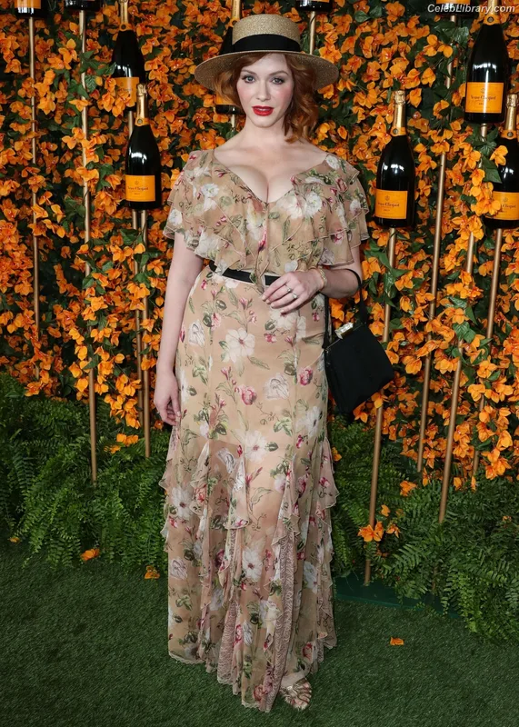 Christina Hendricks photo 21 of 2758