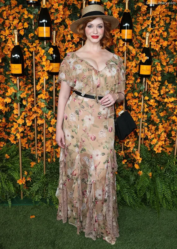Christina Hendricks photo 23 of 2758