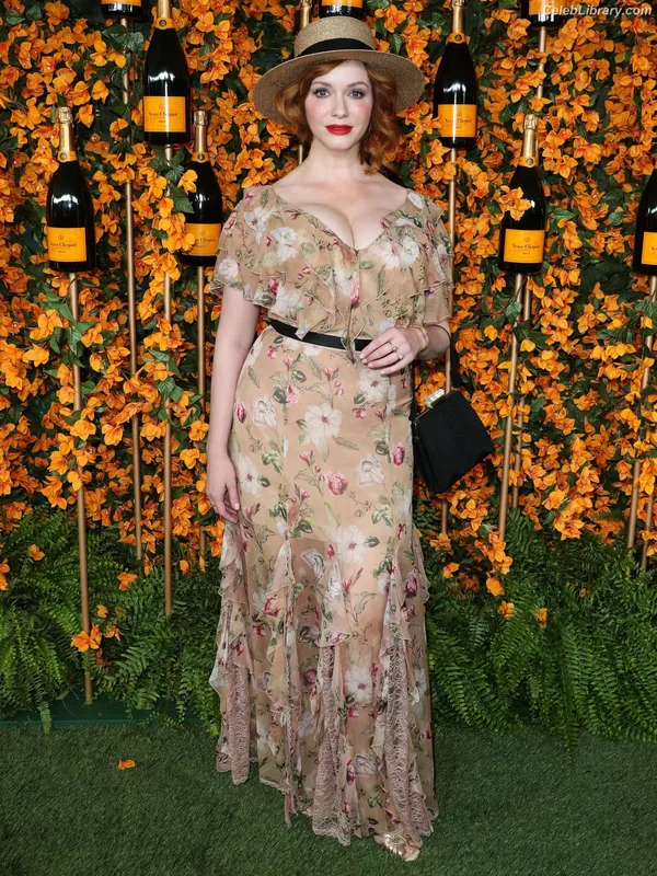 Christina Hendricks photo 8 of 2758