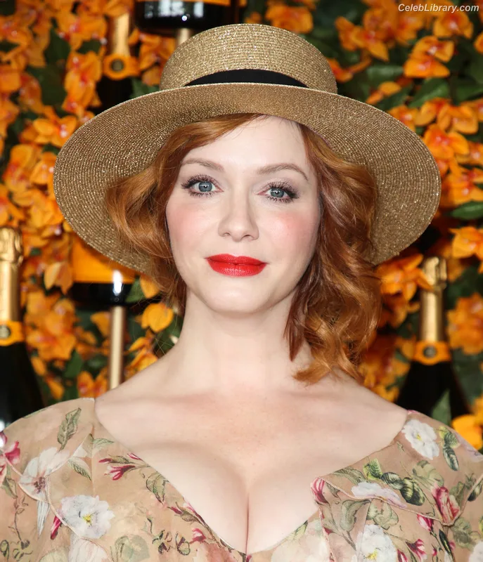 Christina Hendricks photo 11 of 2758
