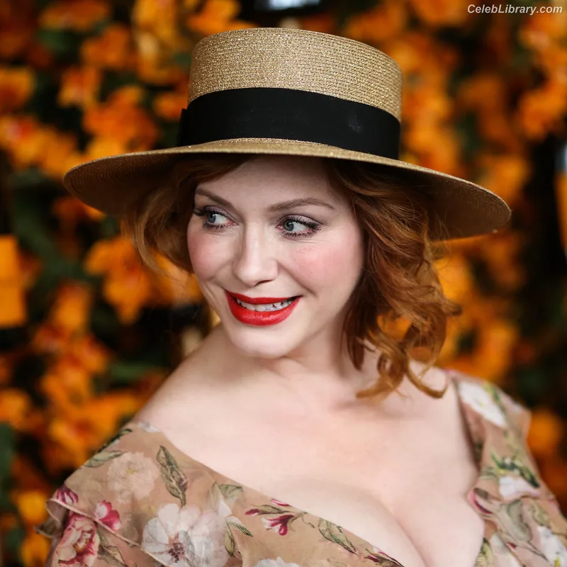 Christina Hendricks photo 13 of 2758