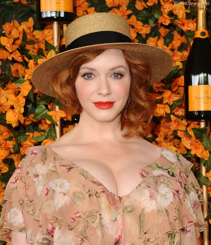Christina Hendricks photo 22 of 2758