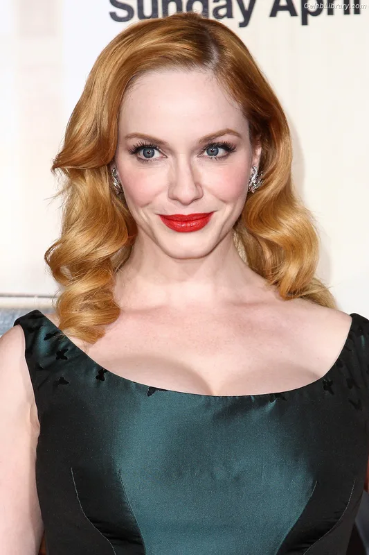 Christina Hendricks photo 9 of 2758