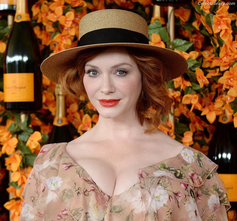 Christina Hendricks photo 9 of 2758