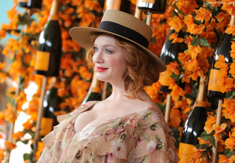 Christina Hendricks photo 10 of 2758