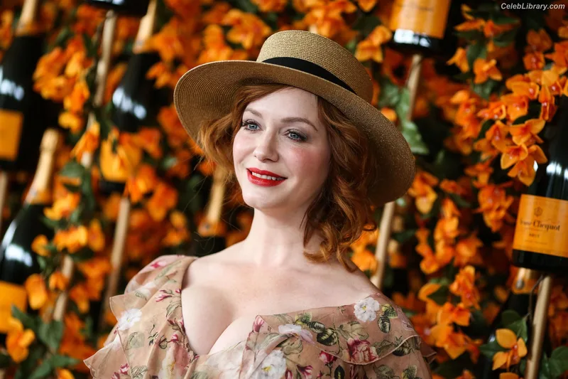 Christina Hendricks photo 17 of 2758
