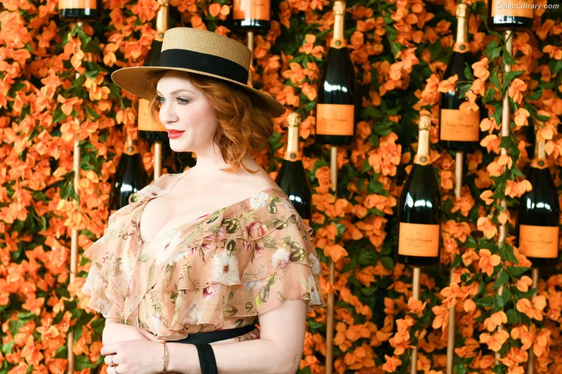 Christina Hendricks photo 19 of 2758