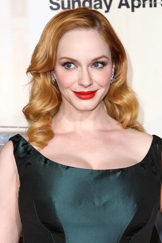 Christina Hendricks photo 4 of 2758
