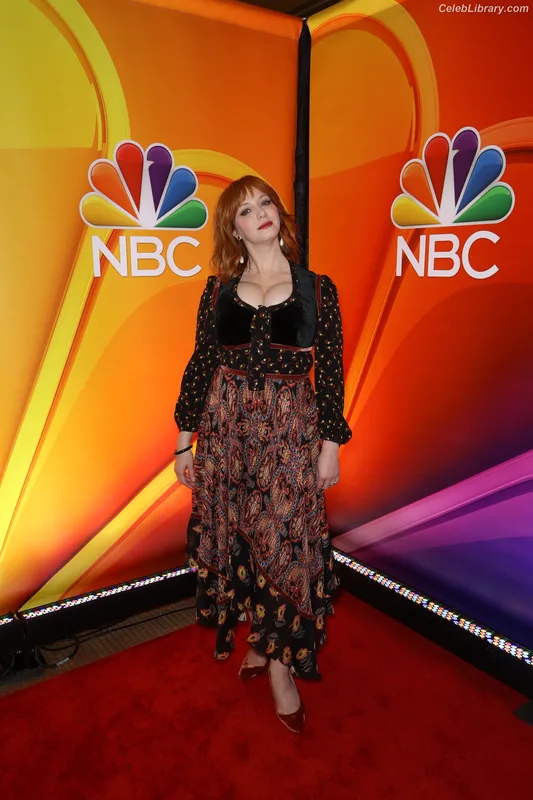 Christina Hendricks photo 10 of 2758