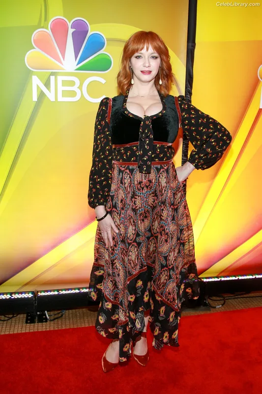 Christina Hendricks photo 3 of 2758