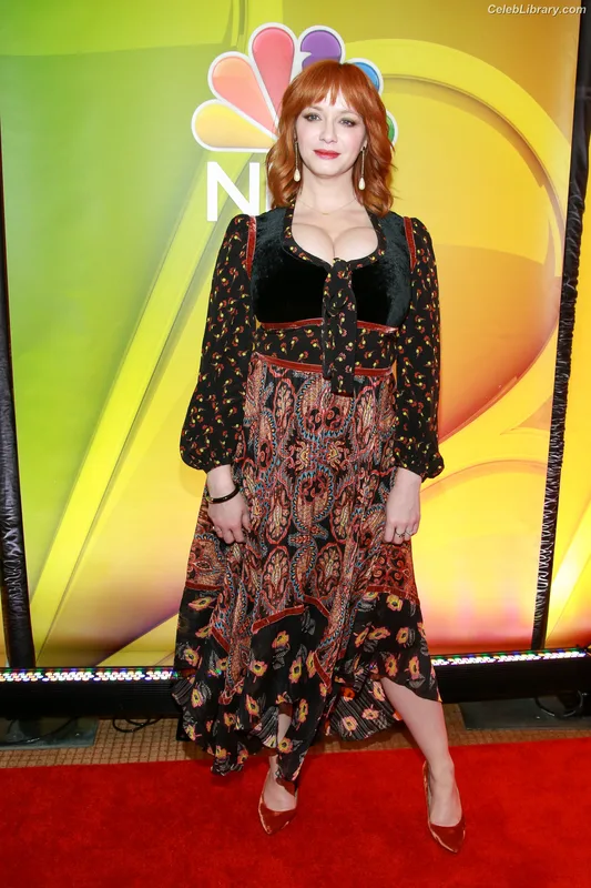 Christina Hendricks photo 6 of 2758