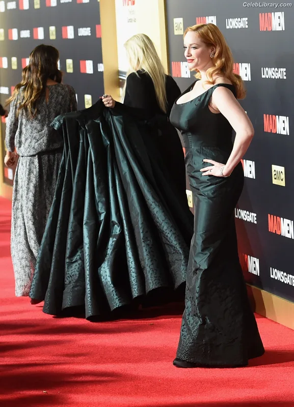 Christina Hendricks photo 12 of 2758
