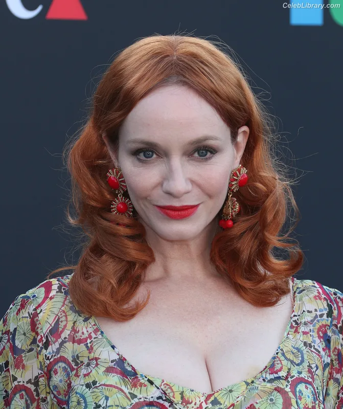 Christina Hendricks photo 15 of 2758