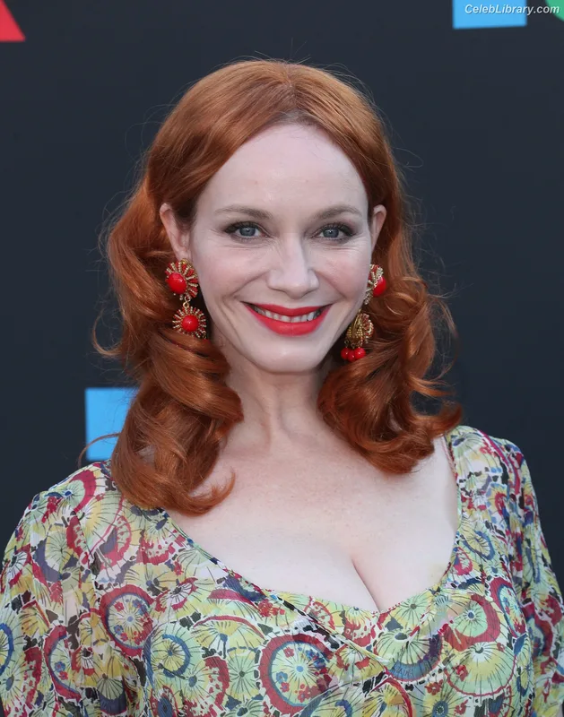 Christina Hendricks photo 17 of 2758