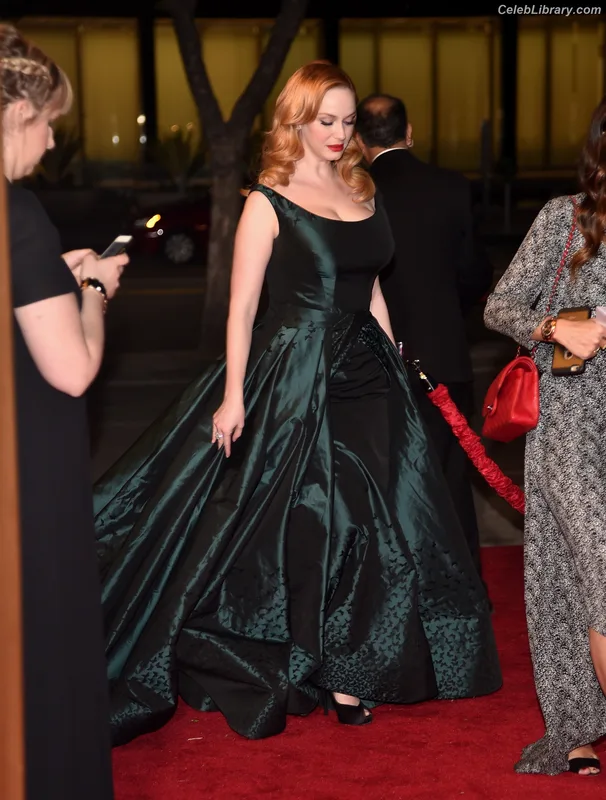 Christina Hendricks photo 9 of 2758
