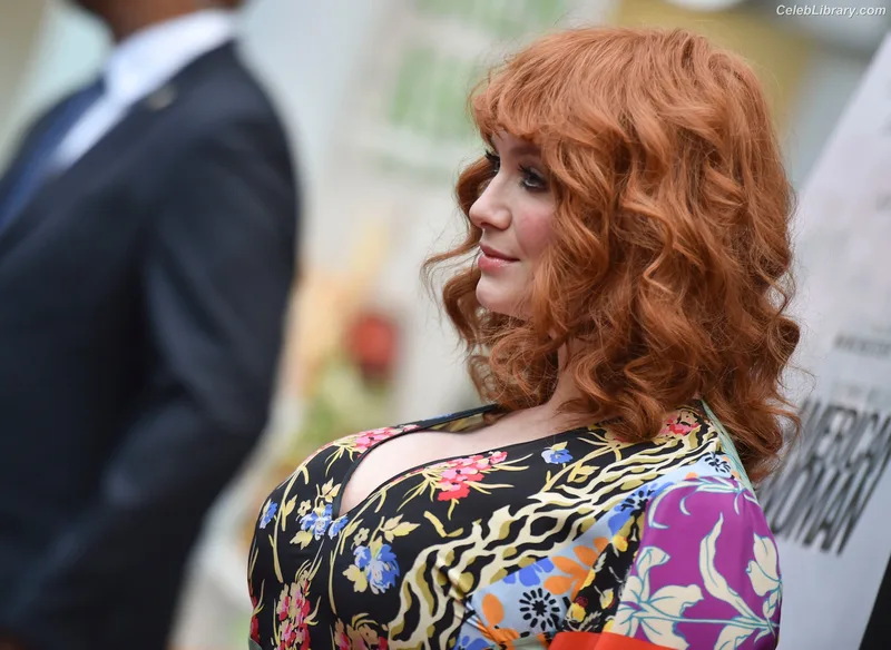 Christina Hendricks photo 19 of 2758