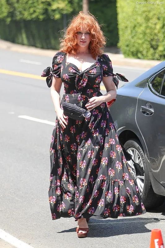 Christina Hendricks photo 13 of 2758