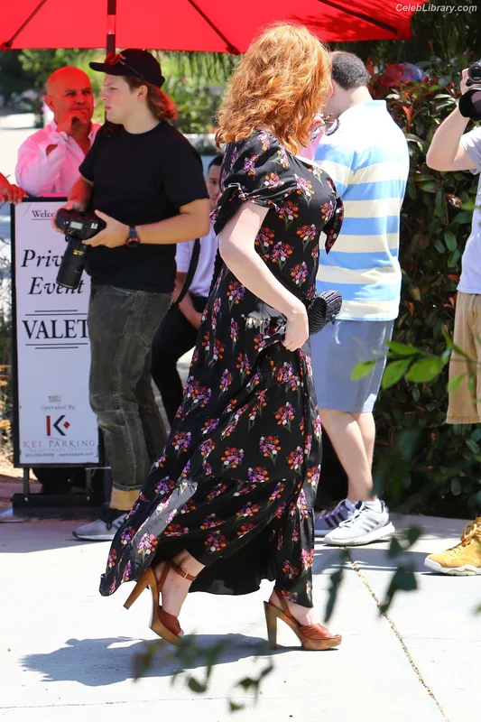 Christina Hendricks photo 24 of 2758