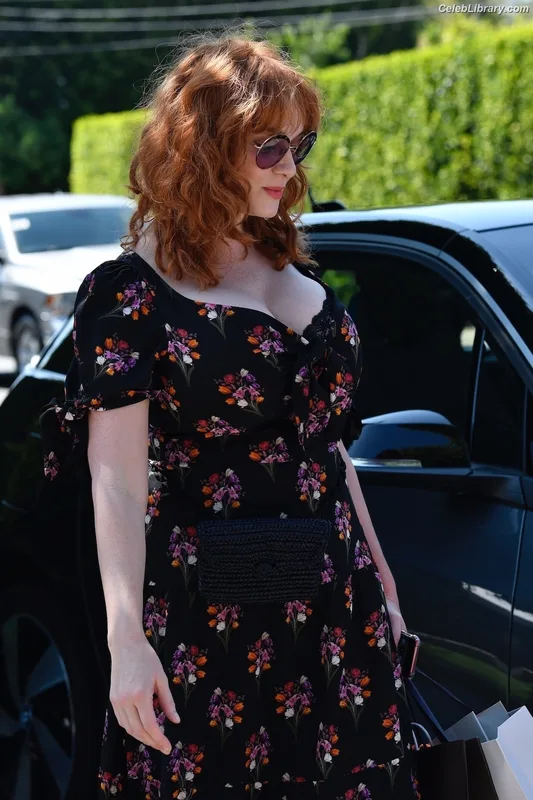 Christina Hendricks photo 21 of 2758