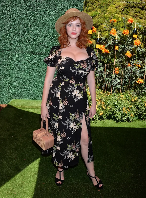 Christina Hendricks photo 12 of 2758